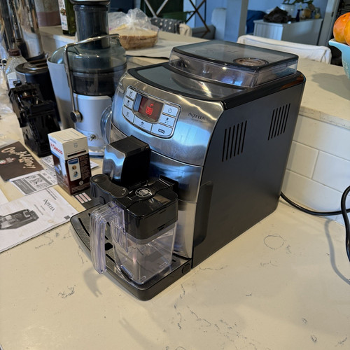 The saeco intelia deluxe - saeco,